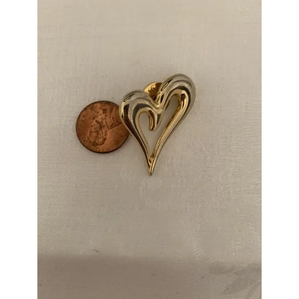 Vintage Goldtone Brooch Pinback Heart Shape 1 3/8" Estate Found Pin - Picture 4 of 5